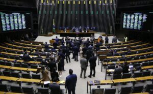 OPOSIÇÃO FORÇA CPI DO INSS: Lula em PERIGO Mesmo Sem Lupi!