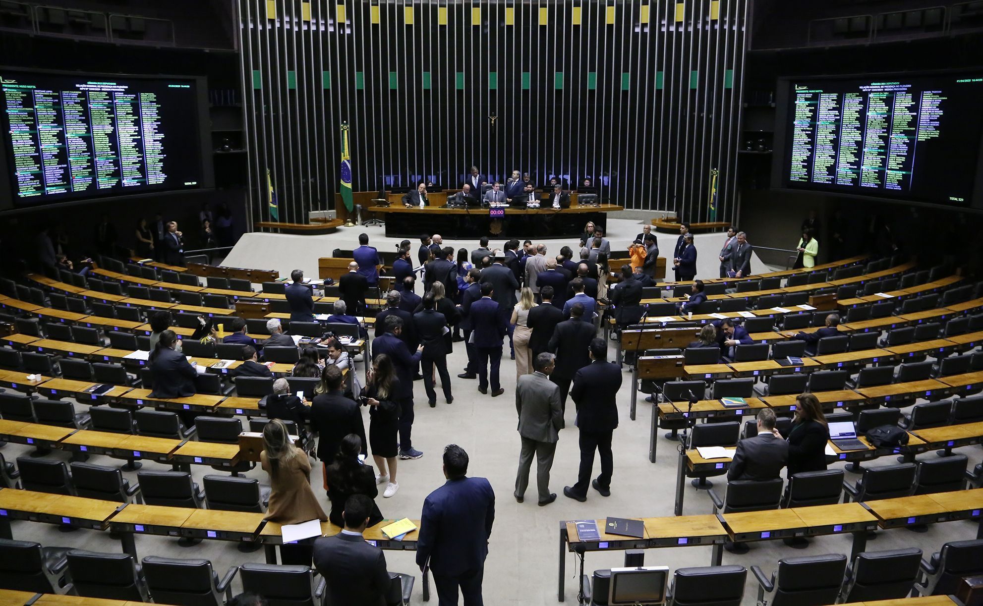 OPOSIÇÃO FORÇA CPI DO INSS: Lula em PERIGO Mesmo Sem Lupi!