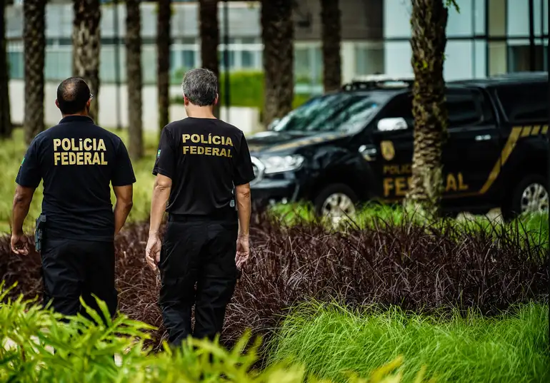 Polícia Federal Revela Esquema Chocante de 'Idosos Falsos'!