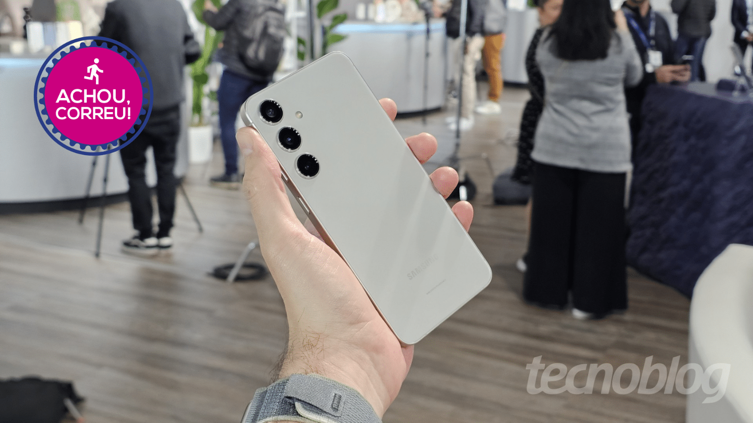 Promoção Bombástica: Celulares Samsung com Impressionantes 55% de Desconto! Não Perca!