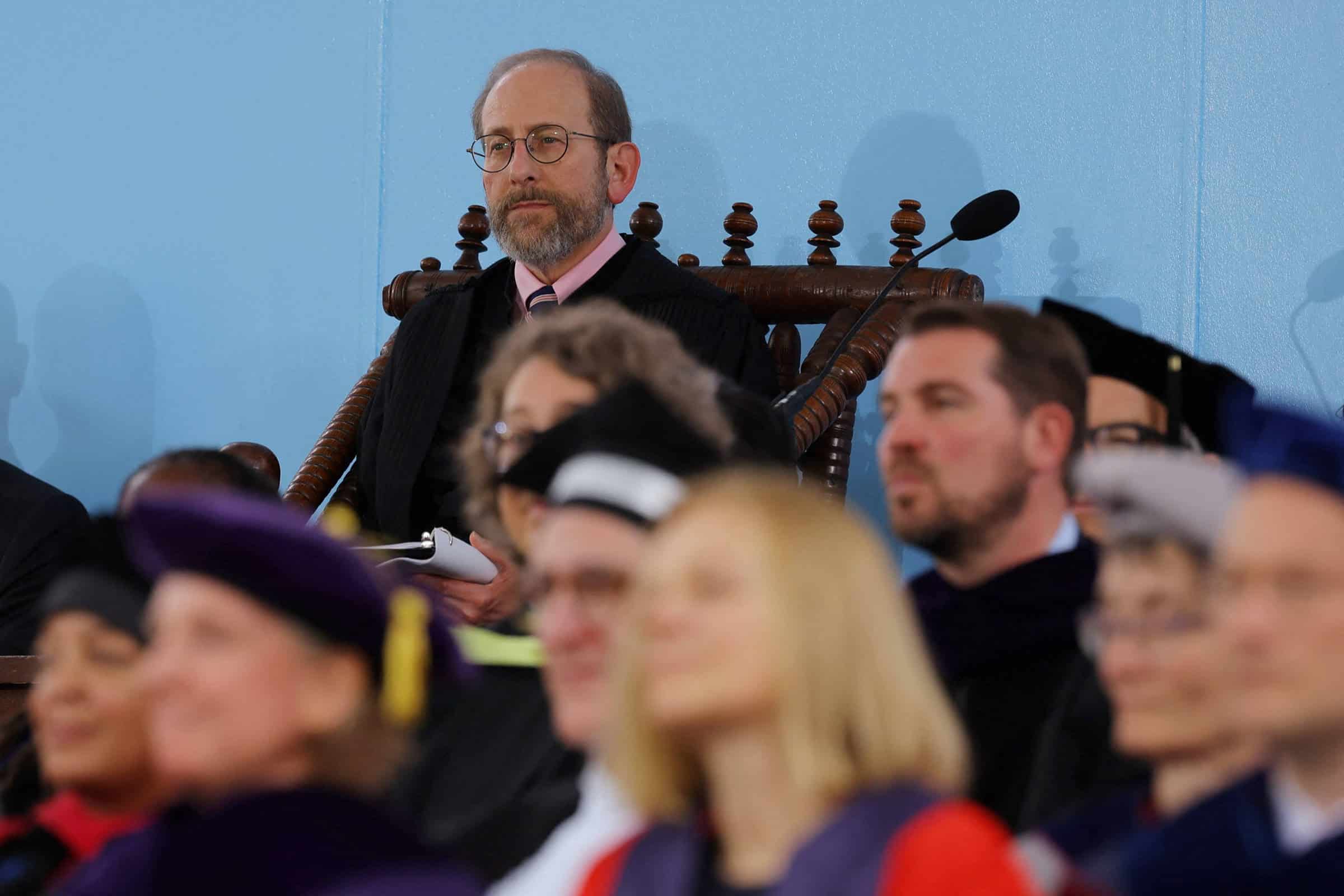 Reitor de Harvard Surpreende ao Declarar Apoio Parcial a Trump - Chocante!