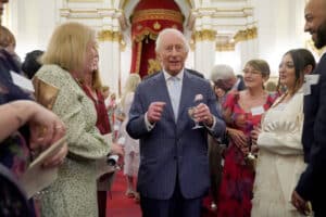 Revelação Bombástica: Câncer Transforma Visão de Charles 3º Sobre a Humanidade!