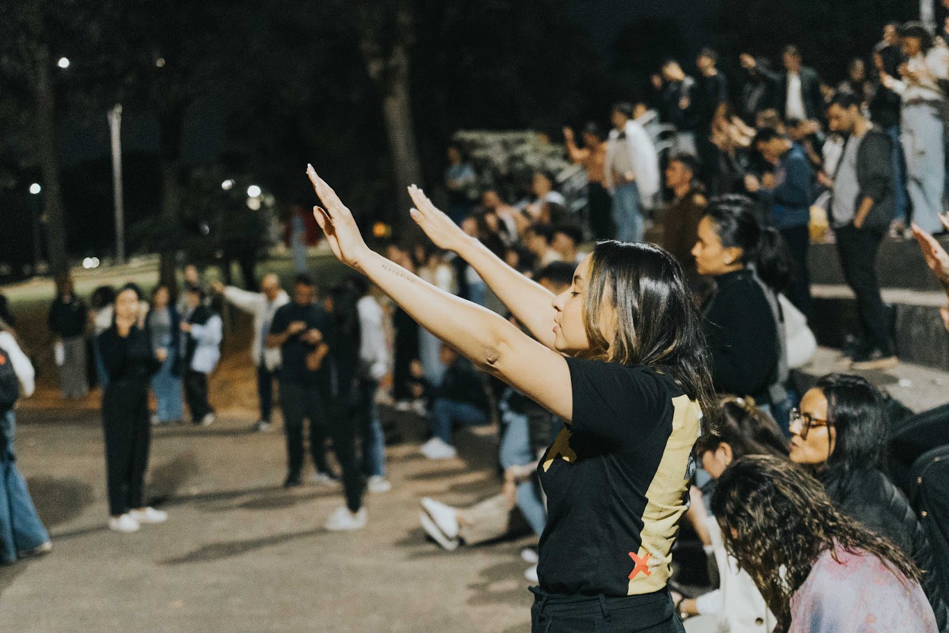 Revolução nas Universidades: Jovens Cristãos Transformam Campus em Templos!
