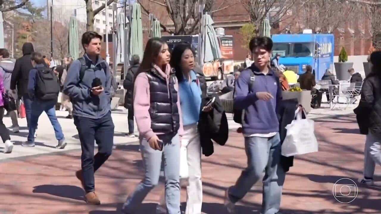 Risco de Deportação! Alunos Brasileiros de Harvard em Pânico: 'Vou Conseguir Ficar nos EUA?'