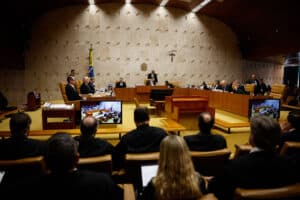 “STF Prepara Censura na Internet! Big Techs Alerta: É o Fim da Liberdade!”