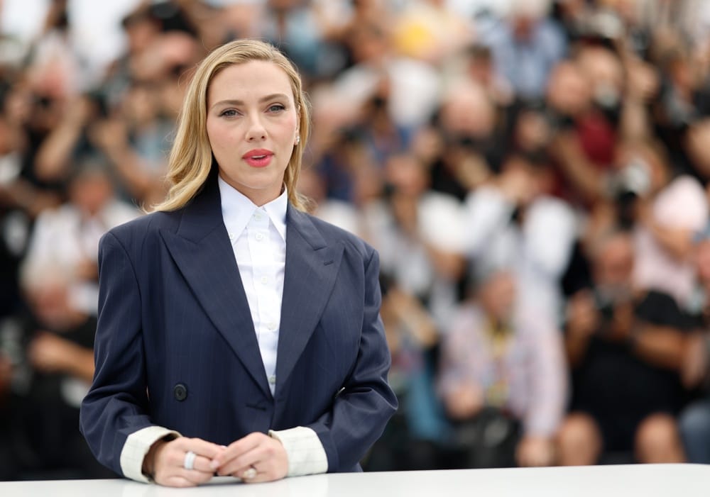 "Scarlett Johansson Choca Cannes com Direção e Revela: 'Atores Temem o Fim!'”