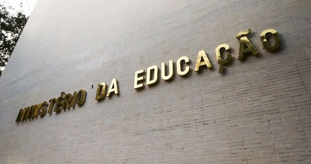 Sem Educação de Qualidade, O Futuro é Um Pesadelo!