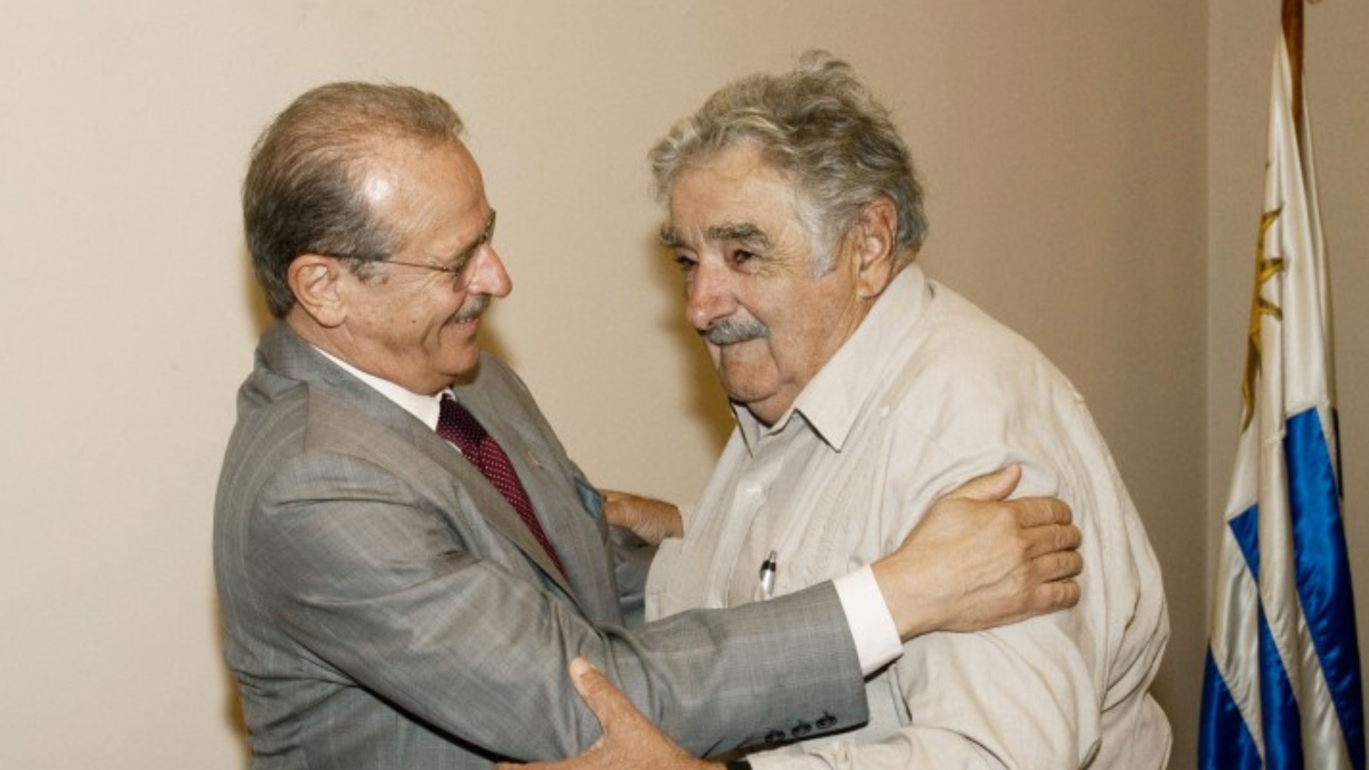 Tarso Genro Revela: Mujica Era um Mestre da Tolerância, Até com Inimigos!