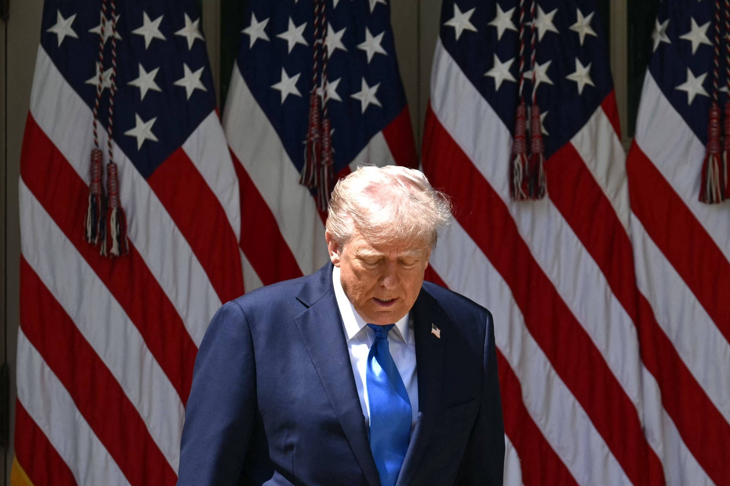 Trump Põe Fim à Grana de NPR e PBS: Censura ou Necessidade Imediata?
