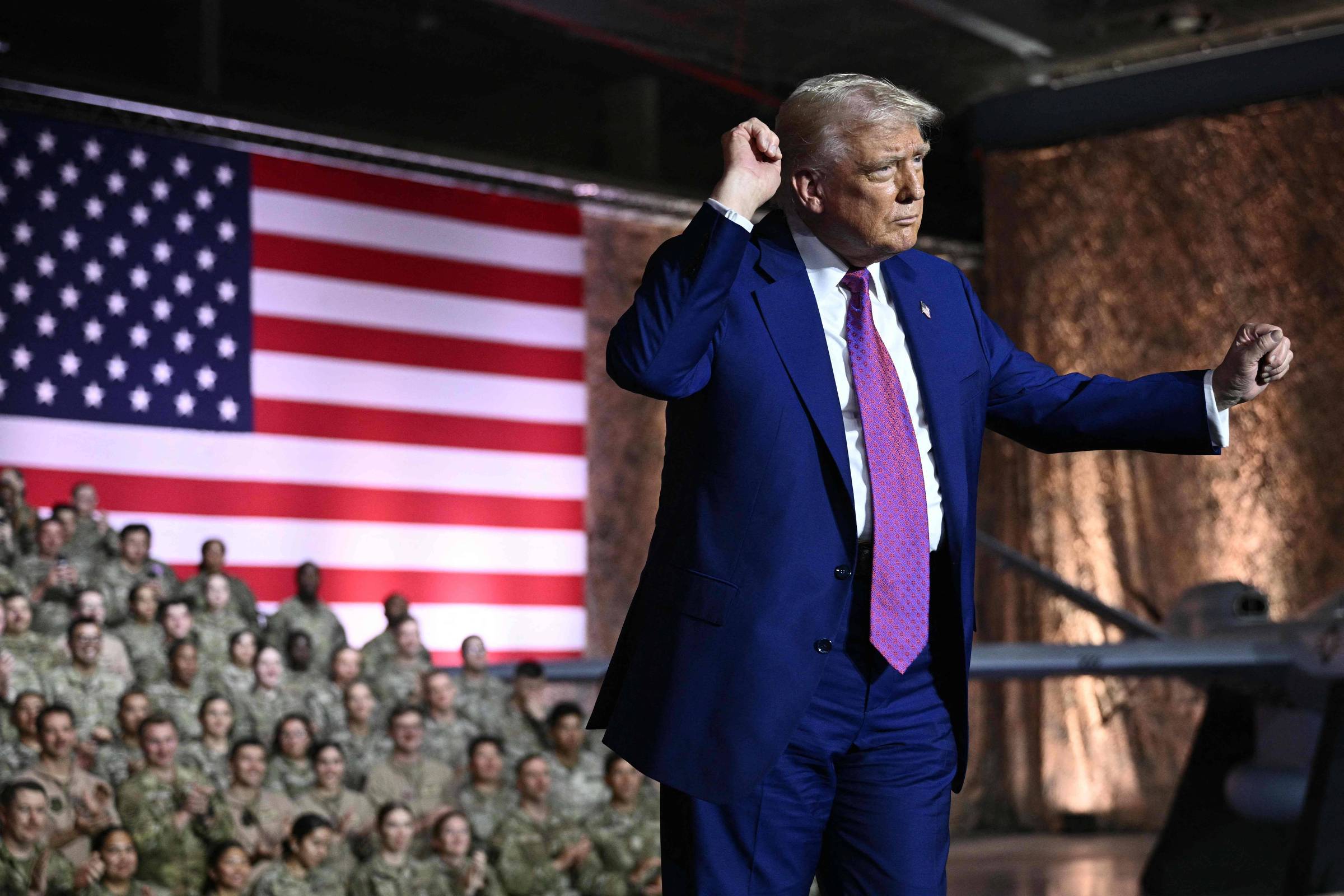Trump Revela Plano CHOCANTE: EUA Transformariam Gaza em 'Zona de Liberdade'!