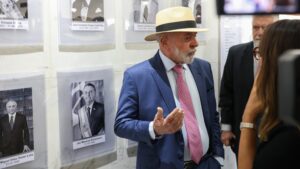 URGENTE: Especialistas Revelam Por que o Regime Autoritário Pode Retornar!