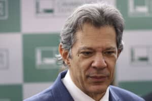 URGENTE: Governo Choca e Desiste de Aumentar IOF sobre Investimentos no Exterior!