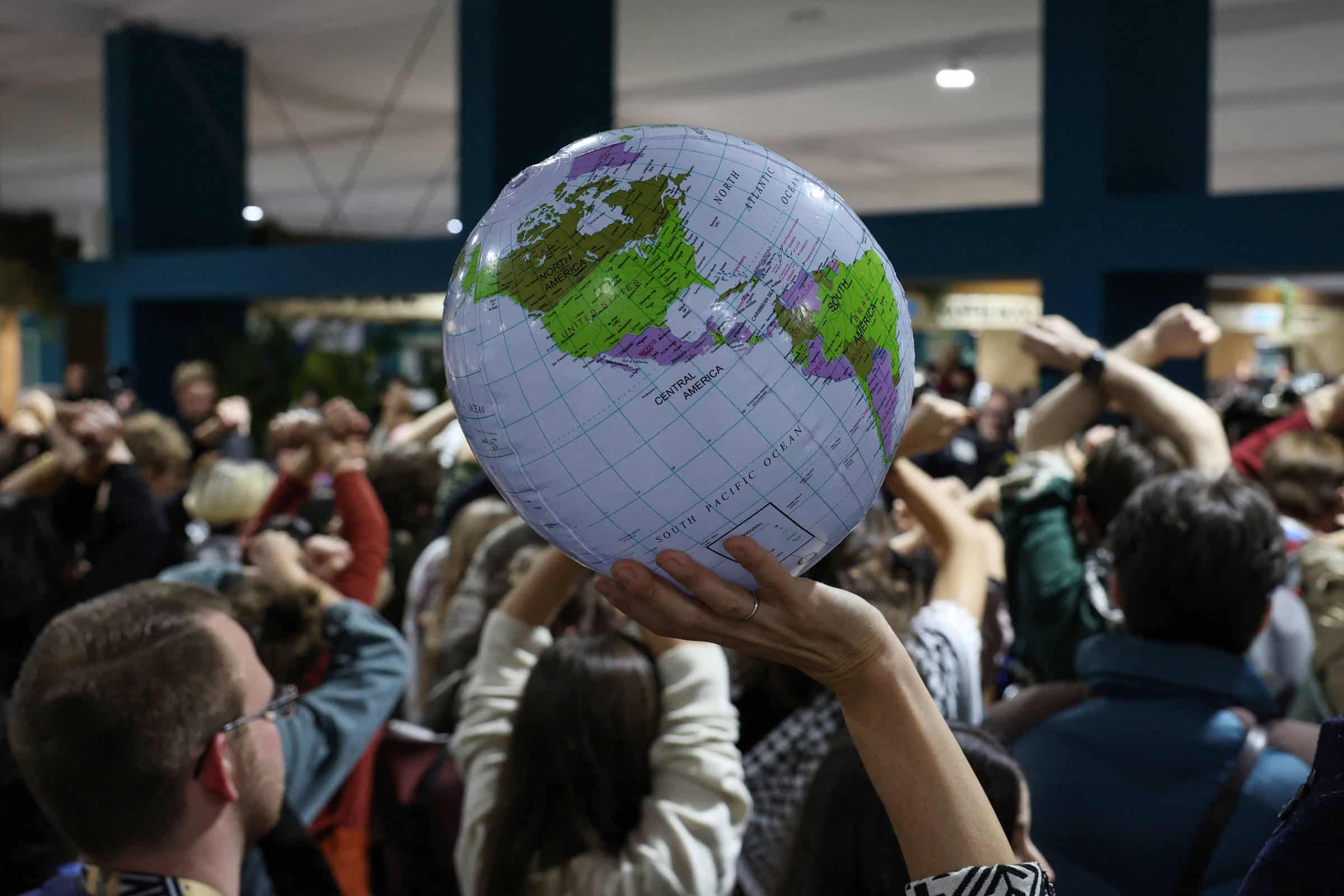 URGENTE: IDH Global desaba para o pior nível em 35 anos! ONU em Alerta Máximo!