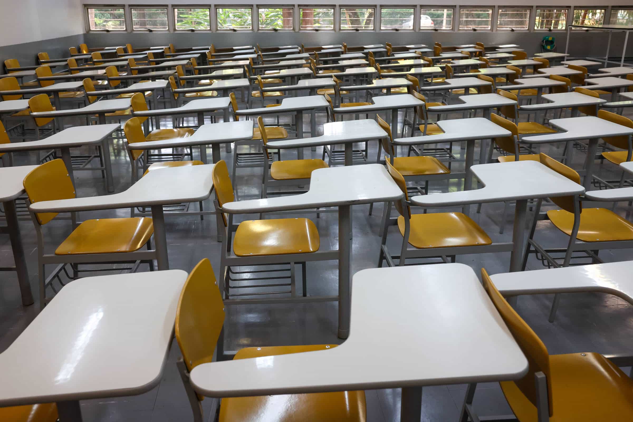 URGENTE: Sem Escolas e Universidades, O Futuro da Nação Está Em Jogo!