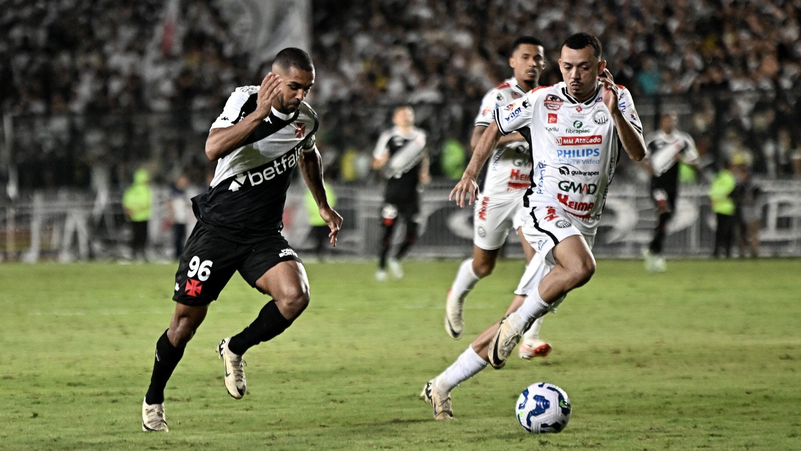 Vasco em Êxtase: Vitória Dramática nos Pênaltis Leva o Time às Oitavas da Copa do Brasil!