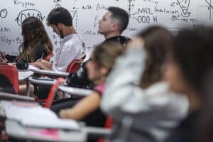 Vestibular à Vista: Segredos Explosivos para Focar nos Estudos e Garantir a Aprovação!