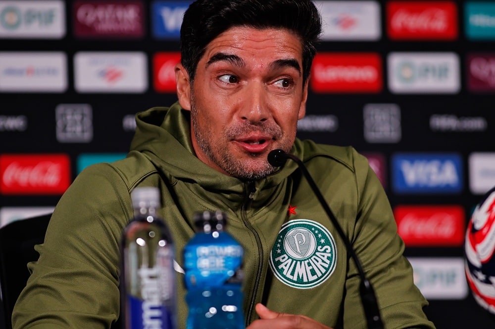 Abel Ferreira em LÁGRIMAS: Palmeiras RUMO à GLÓRIA no Mundial! 'Vamos Lutar Até o Último Segundo!'