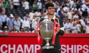 Alcaraz Arrasa em Queens: Terceiro Título Consecutivo em Um Ano!