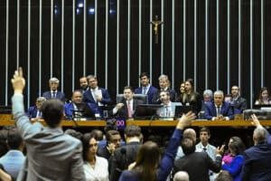 Alcolumbre Lança CPMI Bombástica para Desvendar Escândalo de Fraudes no INSS!