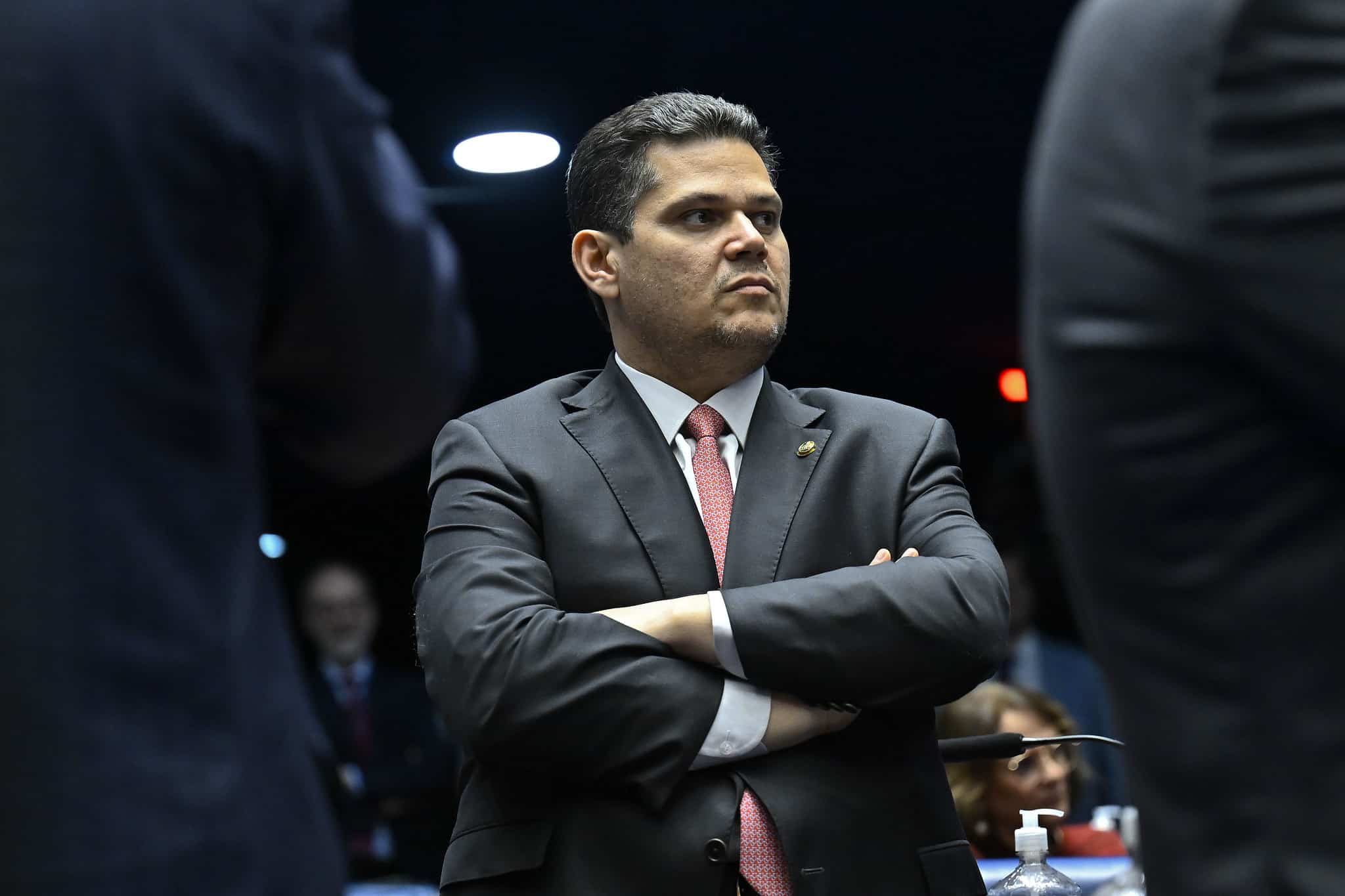Alcolumbre Revela: Derrota do Governo Tem Mãos Ocultas!