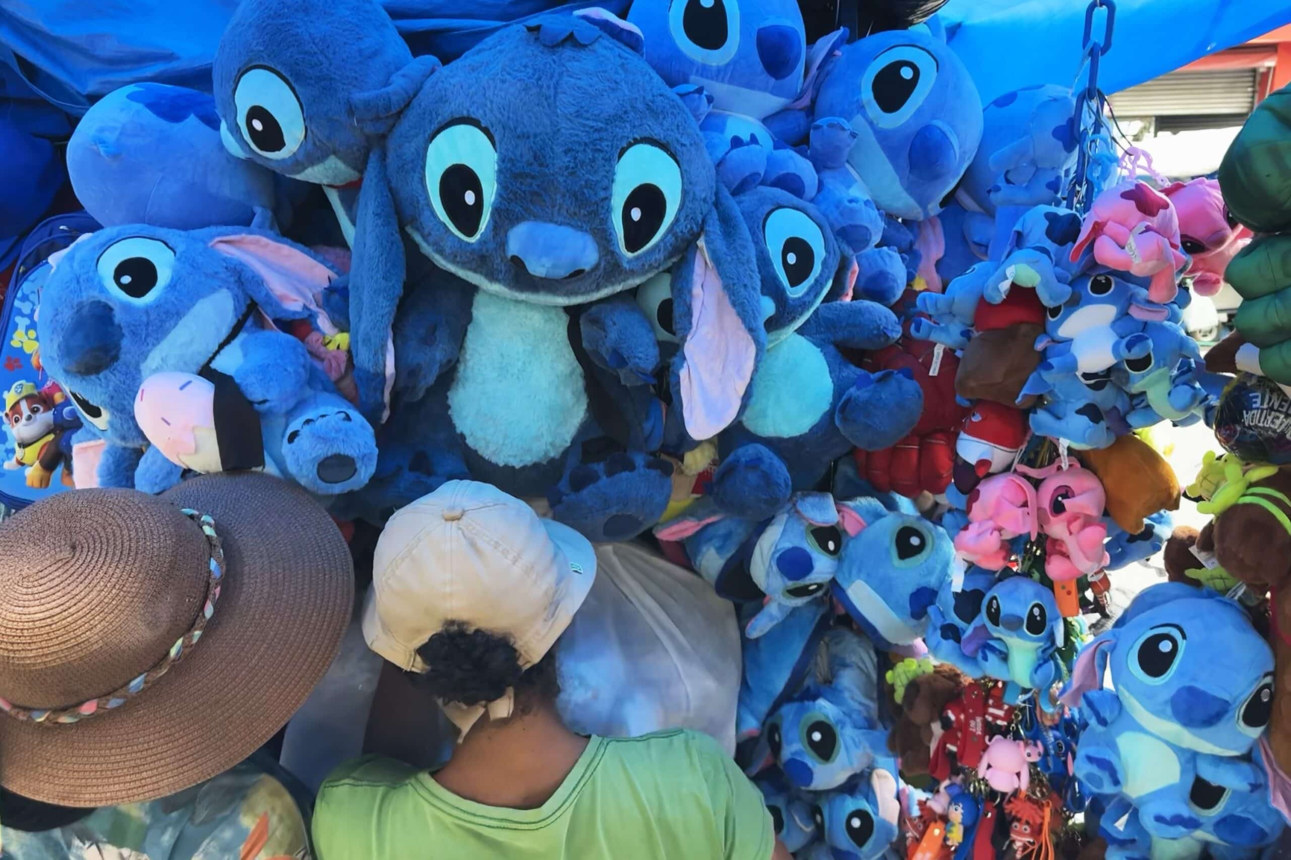 Alerta! Imagem FALSA de loja da Disney explode nas redes e engana milhões!
