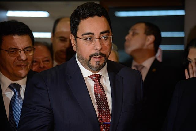 Aposentadoria Imediata à Vista: Juiz da Lava Jato em Xeque!
