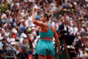 Babademais! Sabalenka, a Imbatível, Conquista Quartas em Roland Garros!