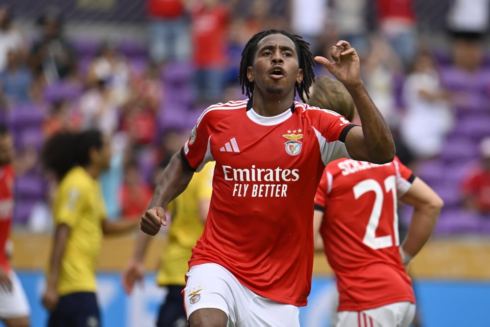 Benfica ARRASA Auckland City em 6 a 0 em Jogo TENSO com Discussões Explosivas!
