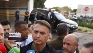 Bolsonaro no Epicentro de Escândalo: PF Revela 'Abin Paralela' e Conexões Chocantes!