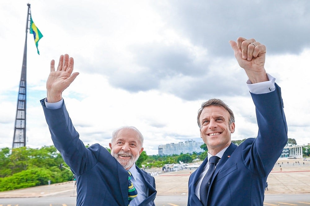 CHOCANTE ENCONTRO: Macron e Lula se Enfrentam em Meio ao Caos Geopolítico!