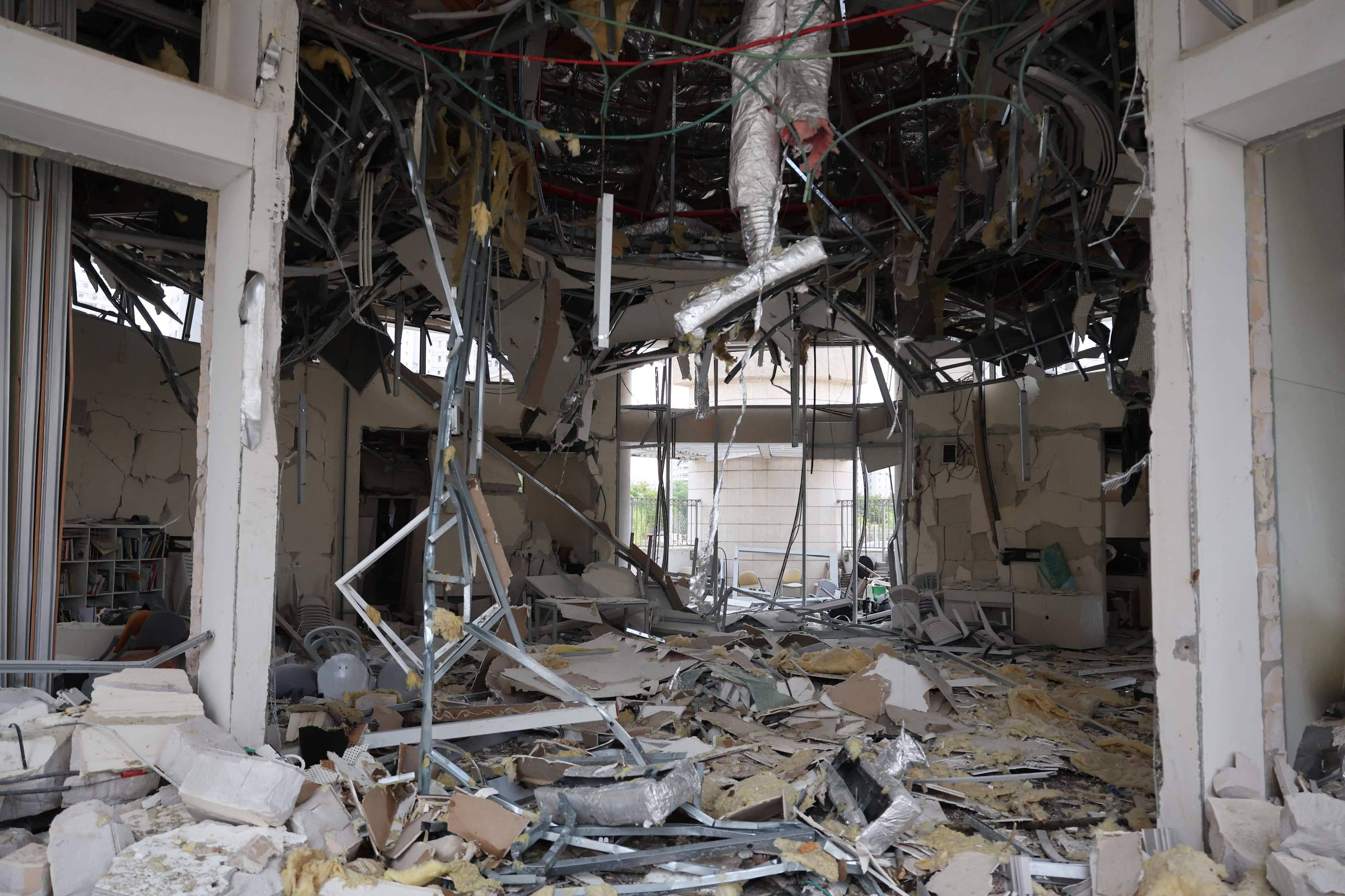 Conflito Explosivo: Israel Detona Onda de Ataques Chocantes Contra o Irã!