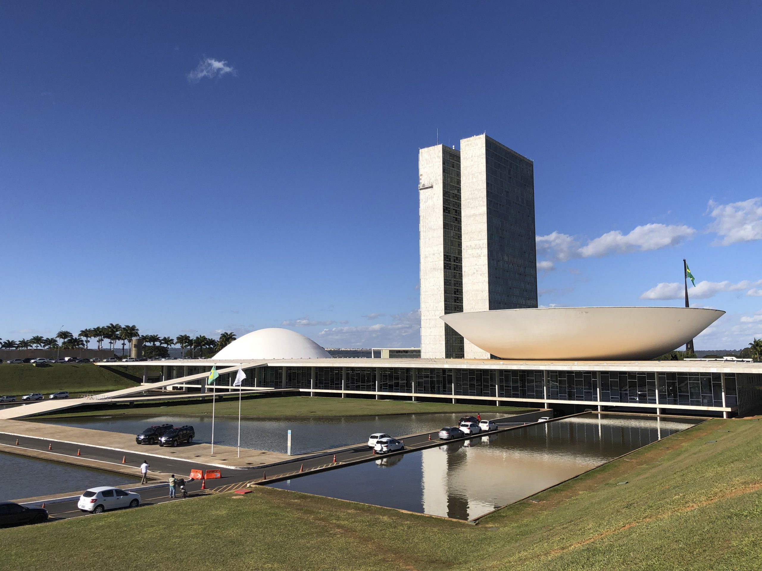 Congresso à Deriva: Opinião do Povo Fixa em 5 Meses! O Que Está Acontecendo?
