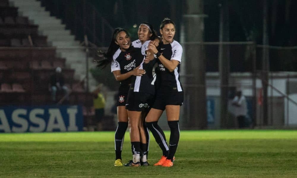 Corinthians Arrasa Taubaté com Dois Gols de Gabi Zanotti e Mantém Incrível Invencibilidade no Paulista Feminino!