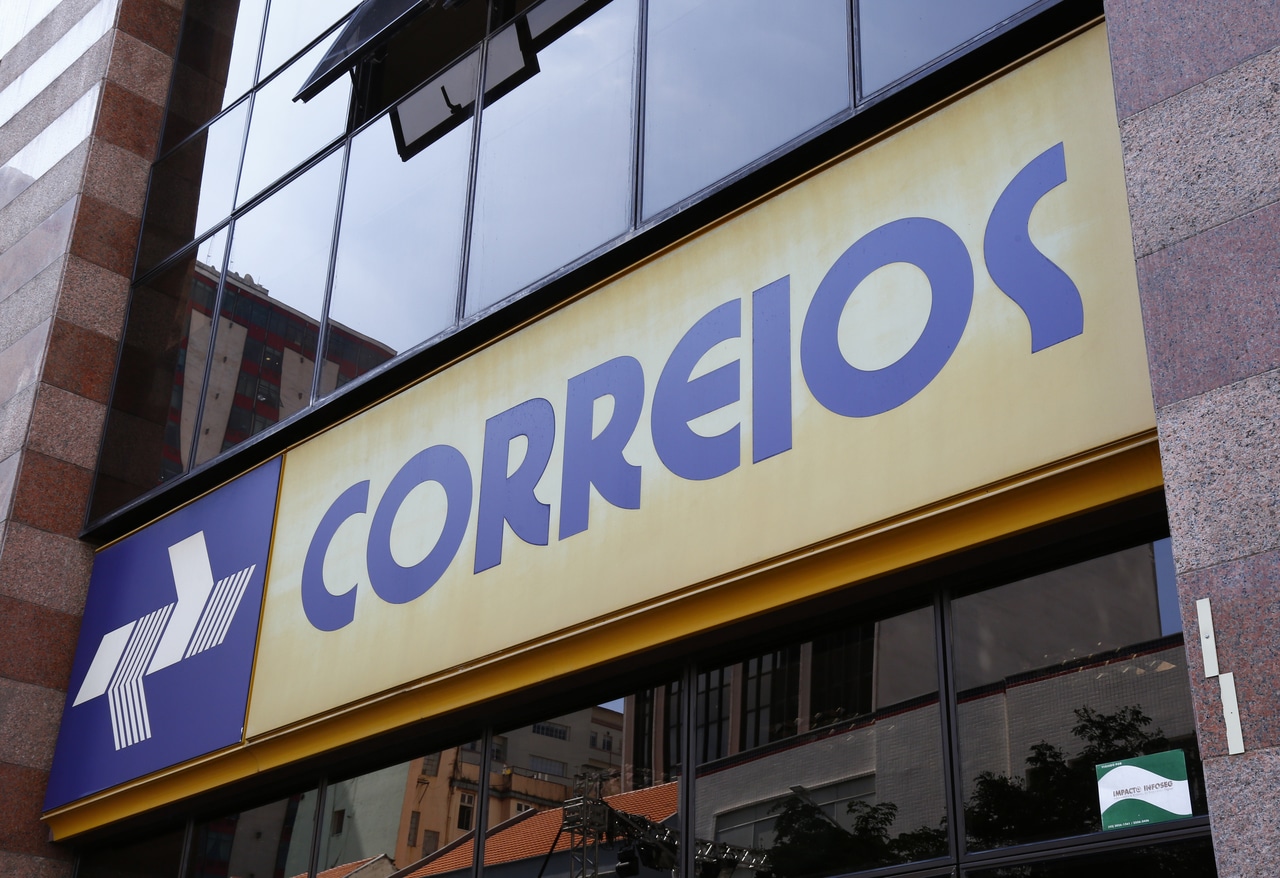Correios Desiste de Licitação de Carros de Luxo em Meio a Tempestade de Críticas!