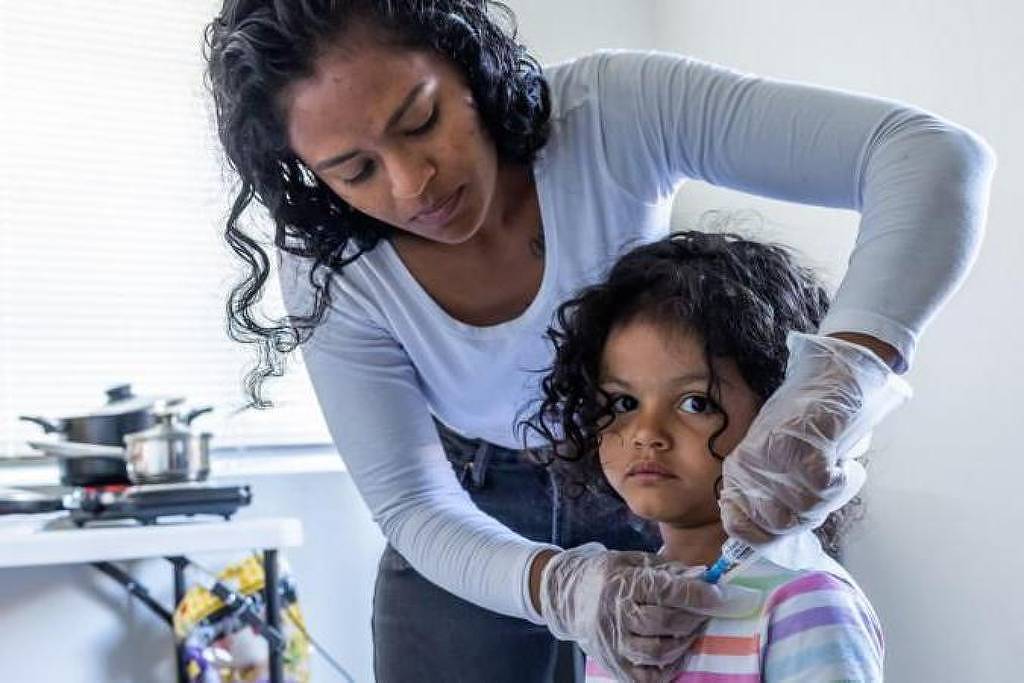 EUA Planejam DEPORTAR Criança em Perigo de Vida!