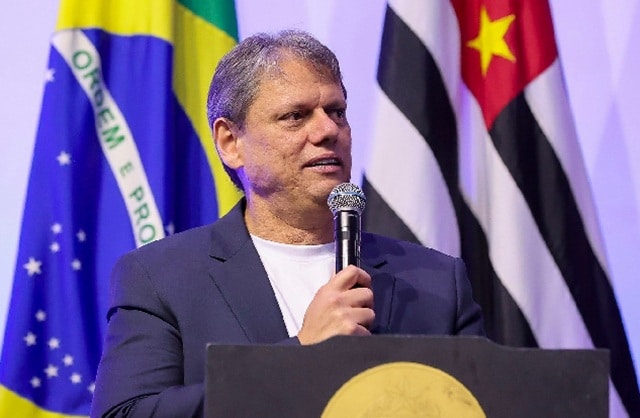 Escândalo à Vista! Tarcísio em Conversas Explosivas para Despedir Derrite do Governo!