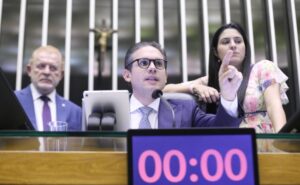 Governo em Colapso: Emendas Libertas, Mas Derrota Alucinante na Câmara!