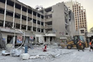 Guerra dos 12 Dias: Irã Declara Fim, Mas Israel Ignora e Aterrissa em Gaza!