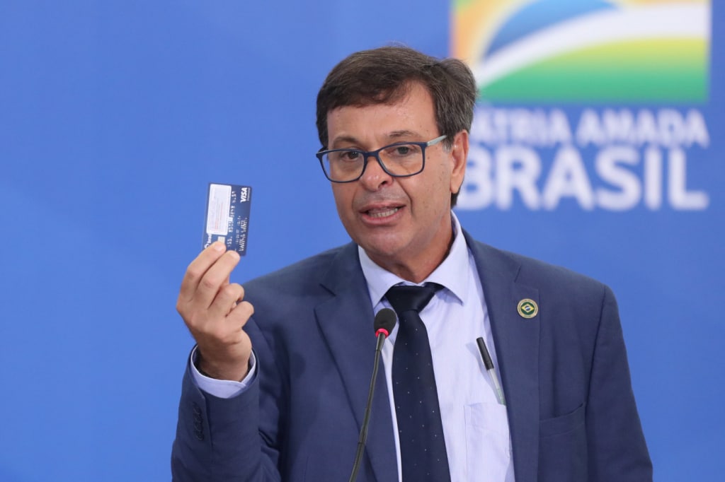 Liberdade Atrapalhada: Gilson Machado Escapa das Garras da Prisão!