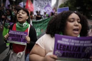 MP TENTA CENSURAR CARTAZ ANTIABORTO NO RIO: A VERDADE NUA E CRUA!