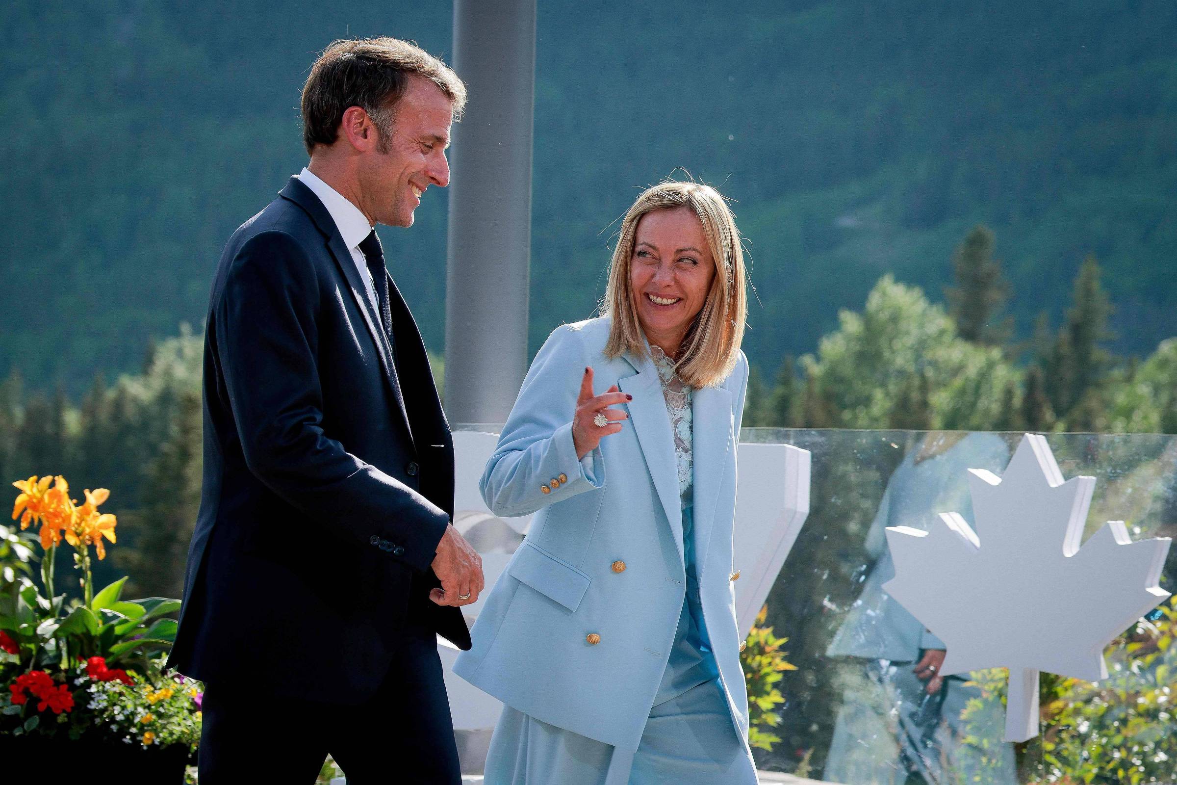 Momento TENSO: Meloni Ignora Macron em G7 - Vídeo Bombástico Revela!