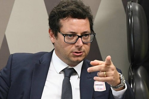 Moraes Sob Fogo: Intimação é a Grande Cortina de Fumaça!