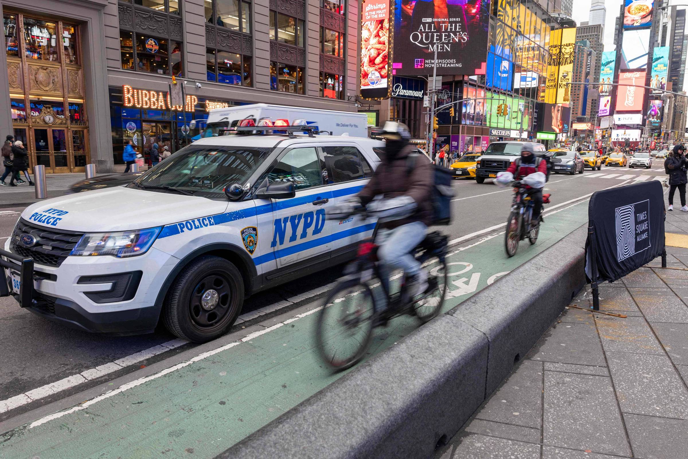 NY: Crimes em Queda, Mas Medo Nas Alturas!