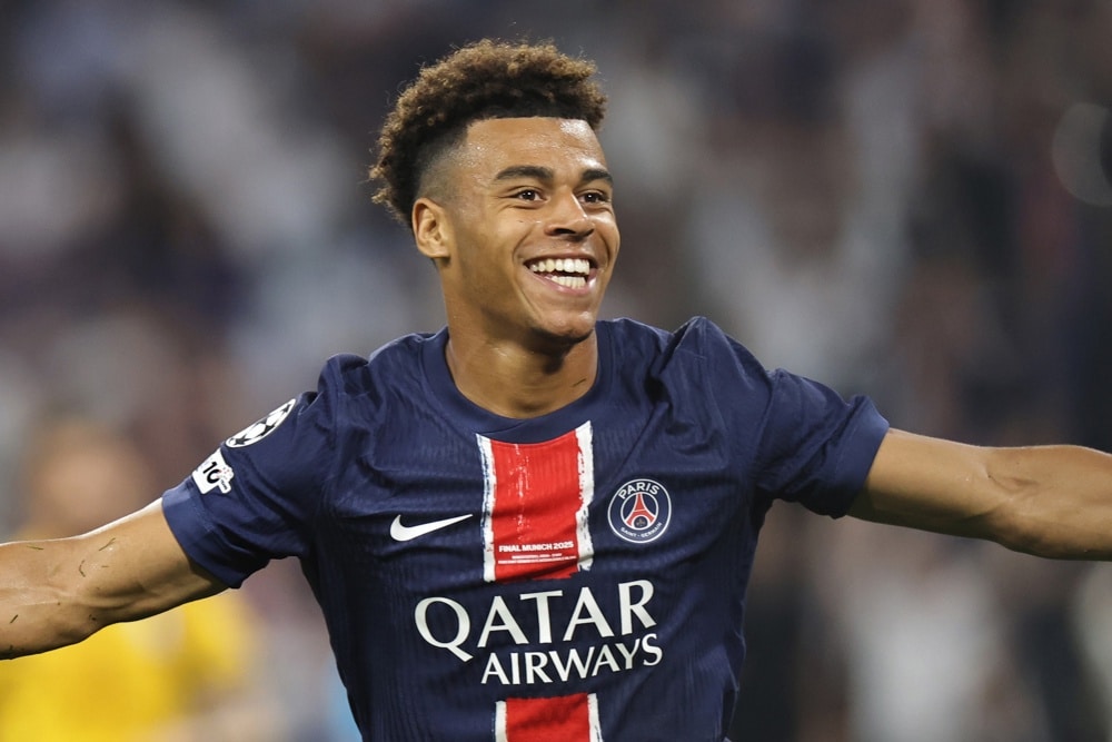 “Revelação Deslumbrante: Garoto Gênio Abala a Final da Liga dos Campeões com Dois Gols e Uma Assistência!”