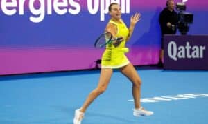 Sabalenka Chocada: Desculpa Bombástica a Gauff Após Polêmica em Roland Garros!