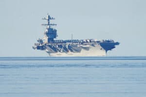 Supernavio dos EUA Ameaça o Irã: Conflito Imminente à Vista!