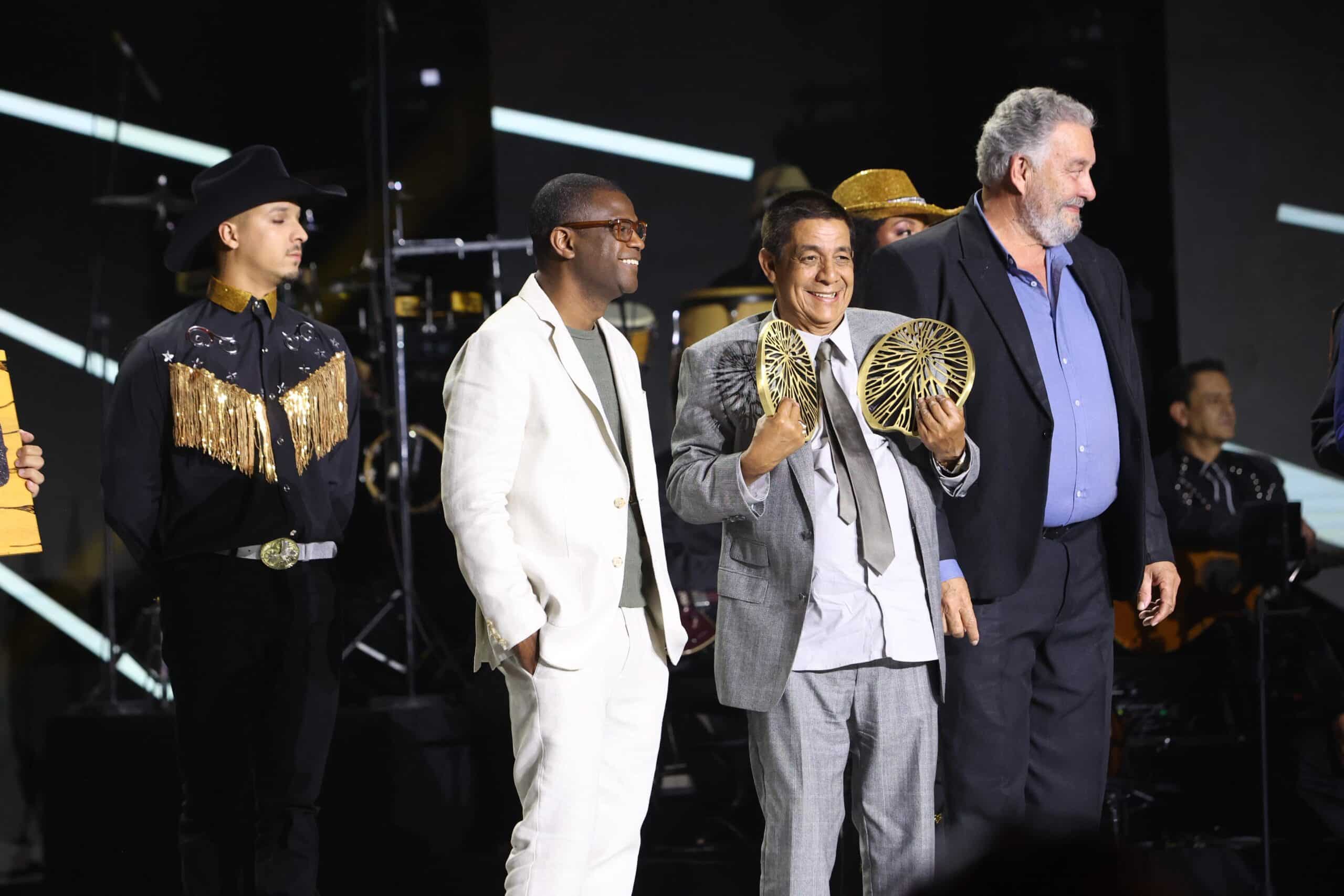 Surpresa Explosiva: Liniker e Zeca Pagodinho Dominam o Prêmio da Música Brasileira 2025!