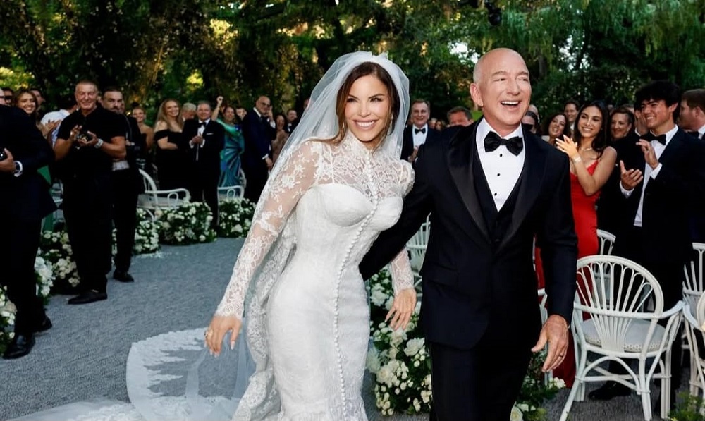 Taças e Promessas: Jeff Bezos e Lauren Sánchez Dão o 'Sim' em Casamento Luxuoso em Veneza!