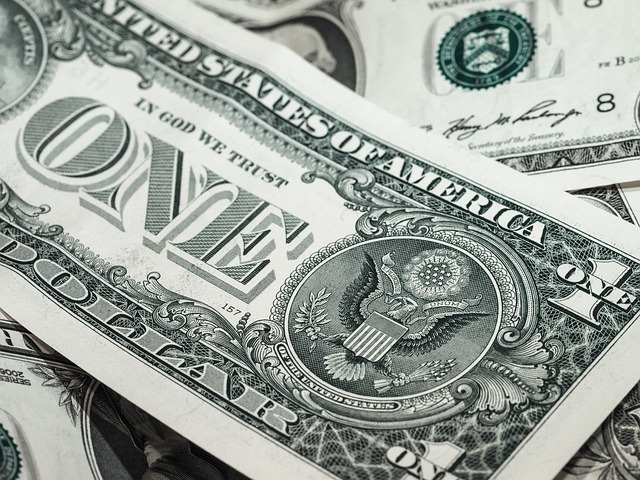 Tarifas Explosivas nos EUA: Dólar em Queda Livre e Câmbio em Caos!