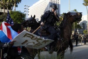 Trump Convoca Exército para Los Angeles: Califórnia se Prepara para Batalha Judicial Explosiva!